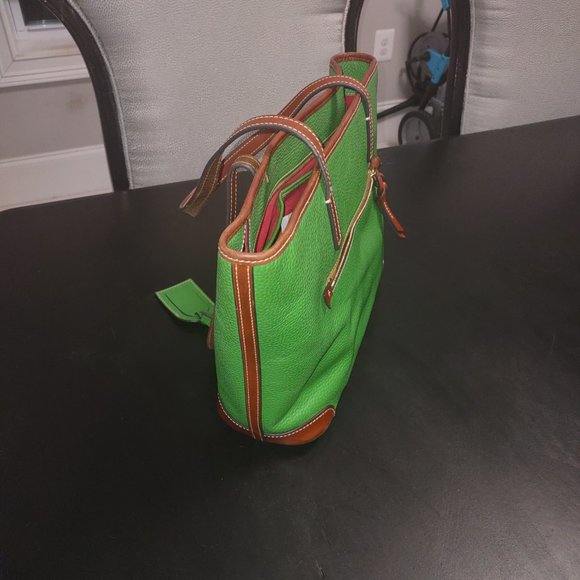 Authentic Dooney and Bourke purse - Picture 3 of 4